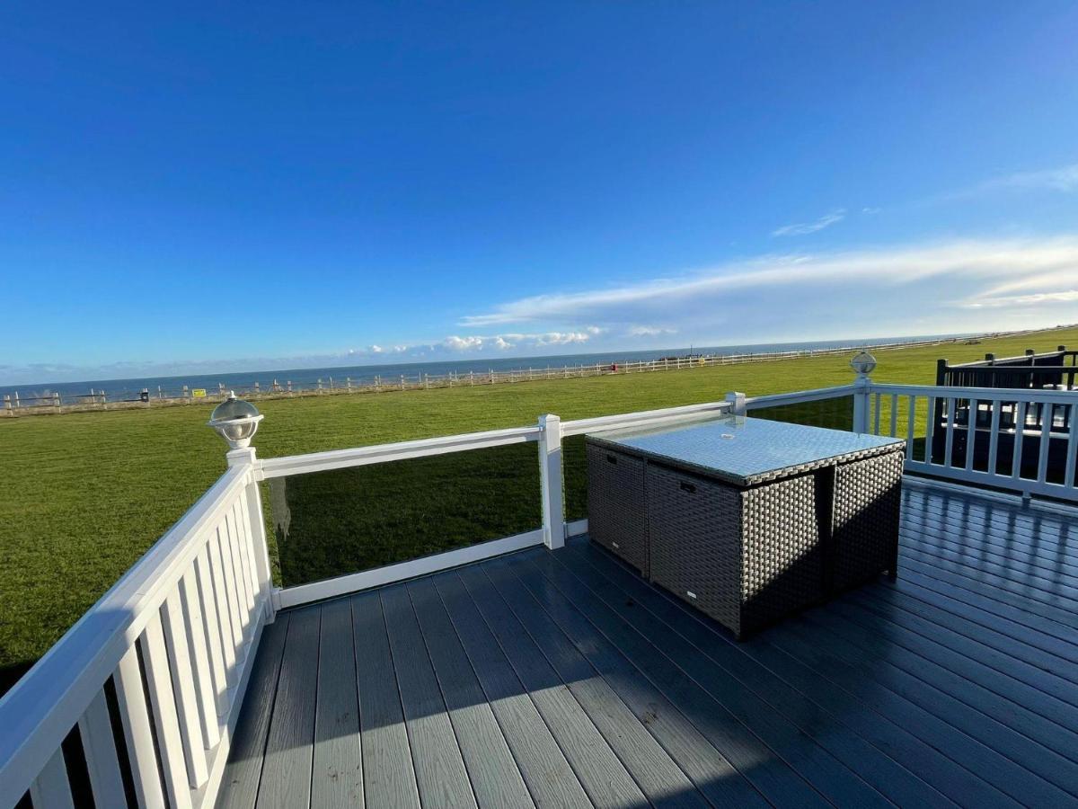 Beautiful Lodge With Full Sea Views At Broadland Sands In Suffolk Ref 20235Bs 홉톤-온-씨 외부 사진