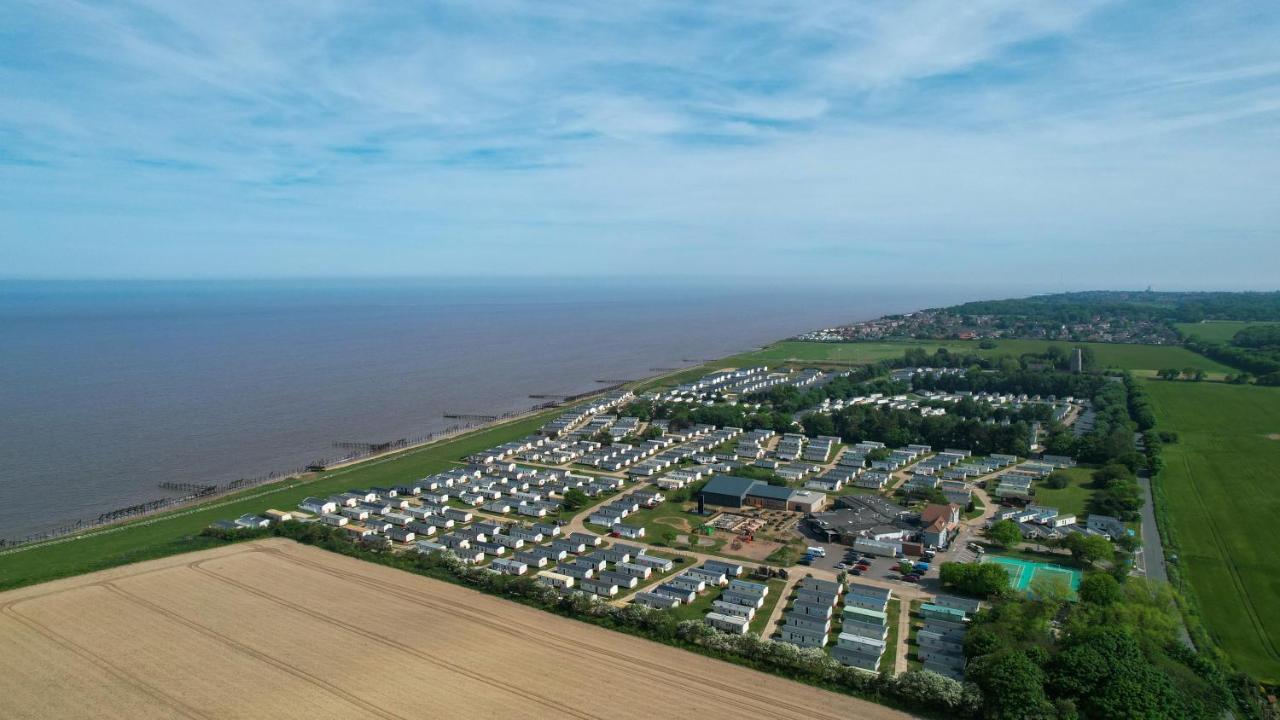 Beautiful Lodge With Full Sea Views At Broadland Sands In Suffolk Ref 20235Bs 홉톤-온-씨 외부 사진